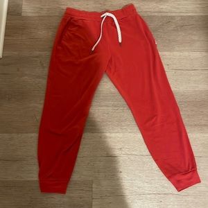 Vuori Performance Jogger in Red/Poppy! Size XS 25” Inseam! So Cozy & Cute!